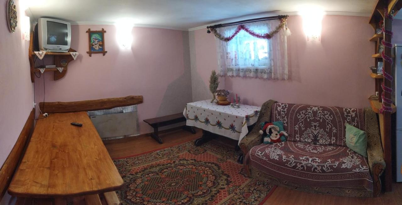 Родинна Оселя Slavske Esterno foto